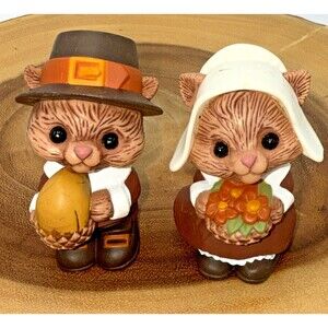 Vintage Hallmark Thanksgiving Pilgrim Squirrels Chipmunks Salt & Pepper Shakers
